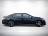 Used 2020 Toyota Camry SE image 3