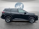 Used 2024 Nissan Rogue S image 2