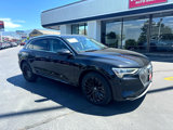 Used 2019 Audi e-tron Prestige w/ Prestige Package image 2