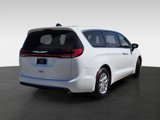 New 2025 Chrysler Pacifica Select image 5