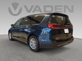 New 2025 Chrysler Pacifica Select image 3