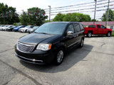 Used 2014 Chrysler Town & Country Touring-L w/ Driver Convenience Group image 3