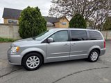 Used 2016 Chrysler Town & Country Touring image 2