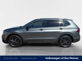 Used 2022 Volkswagen Tiguan SE w/ Panoramic Sunroof Package image 3