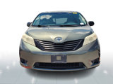 Used 2013 Toyota Sienna L image 2