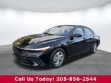 Used 2024 Hyundai Elantra SE image 2
