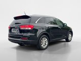 Used 2017 Kia Sorento LX image 5