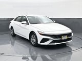 New 2025 Hyundai Elantra SE image 3