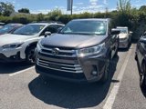Used 2019 Toyota Highlander AWD V6 image 2