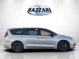 New 2023 Chrysler Pacifica Limited w/ Uconnect Theater Family Group image 2
