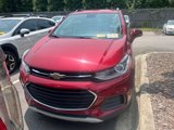 Used 2020 Chevrolet Trax LT w/ LT Convenience Package image 2