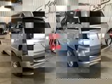 Used 2016 Chrysler Town & Country Touring-L image 3