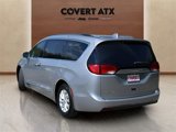 Used 2017 Chrysler Pacifica Touring-L image 3