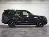 Used 2019 Land Rover Discovery SE image 3