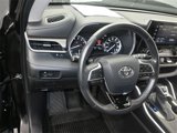 Used 2021 Toyota Highlander XLE image 6