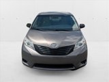 Used 2016 Toyota Sienna L image 2