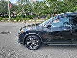 Used 2018 Nissan Rogue SL image 2
