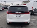 New 2025 Chrysler Pacifica Select image 4