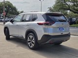 Used 2023 Nissan Rogue SV image 3