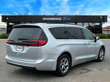 Used 2023 Chrysler Pacifica Limited image 4