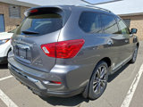 Used 2017 Nissan Pathfinder Platinum image 4
