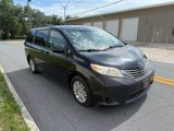 Used 2014 Toyota Sienna XLE image 3