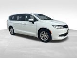 Used 2022 Chrysler Voyager LX image 5