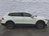 Used 2024 Volkswagen Tiguan SE image 2