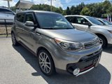 Used 2019 Kia Soul ! image 2