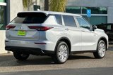New 2025 Mitsubishi Outlander ES image 4