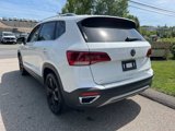 Certified 2022 Volkswagen Taos SE w/ Panoramic Sunroof Package image 4