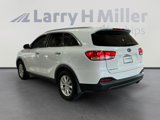 Used 2016 Kia Sorento LX w/ LX Convenience Package image 3