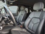 Certified 2024 Porsche Macan image 5