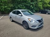 Used 2016 Nissan Versa SV image 2