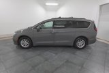 Used 2022 Chrysler Pacifica Touring-L image 5