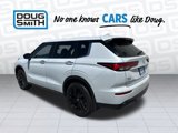 Used 2024 Mitsubishi Outlander SE Black Edition image 3