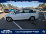 Used 2017 Volkswagen Golf SE image 3