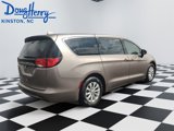 Used 2017 Chrysler Pacifica Touring w/ Tire & Wheel Group image 5