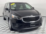 Used 2017 Kia Sedona LX w/ LX Essentials Premium Package image 3