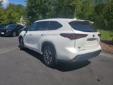 Used 2021 Toyota Highlander XLE image 3