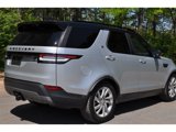 Used 2018 Land Rover Discovery SE image 3
