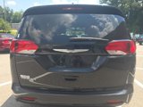 Used 2022 Chrysler Voyager LX image 4