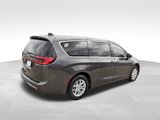 Used 2023 Chrysler Pacifica Touring-L image 4
