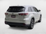 Used 2016 Toyota Highlander XLE image 2