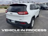 Used 2016 Jeep Cherokee Latitude w/ Cold Weather Group image 3