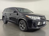 Used 2017 Toyota Highlander LE image 2