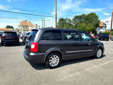 Used 2016 Chrysler Town & Country Touring image 4