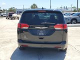 Used 2022 Chrysler Voyager LX image 5