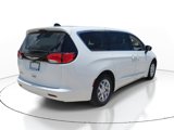 Used 2022 Chrysler Voyager LX image 6