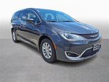 Used 2019 Chrysler Pacifica Touring Plus image 3